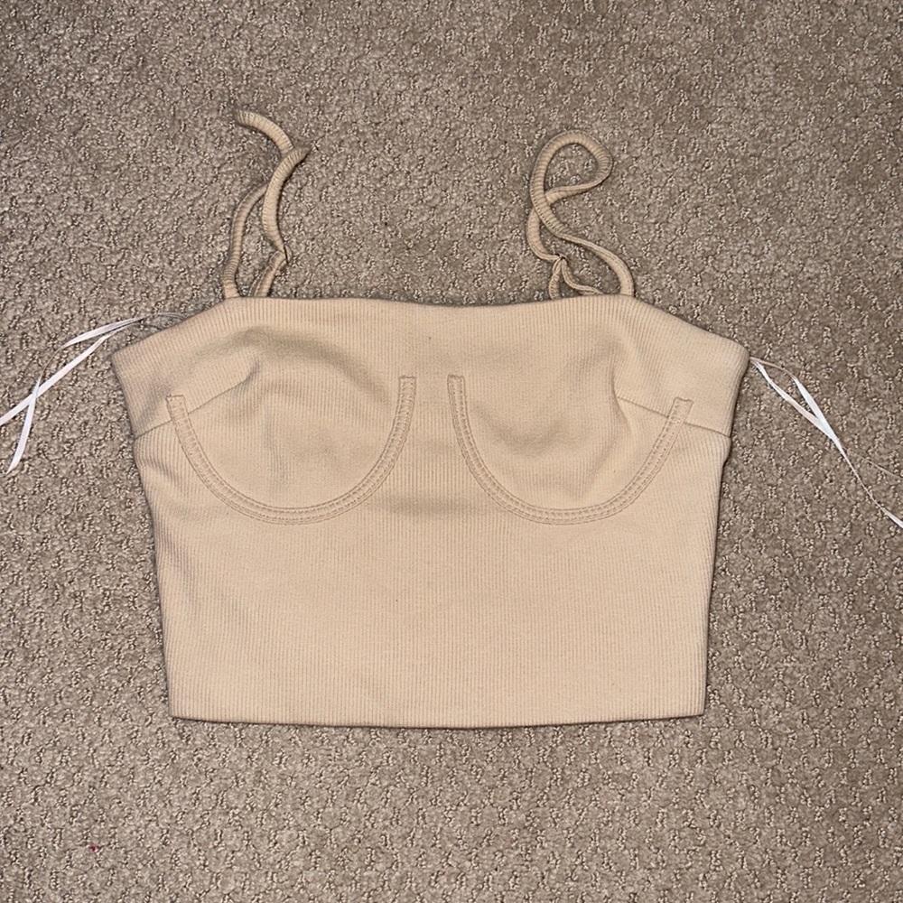 Cute bra cup crop top! Only worn once! Size 8